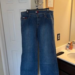 Tommy Hilfiger women’s flare jeans!